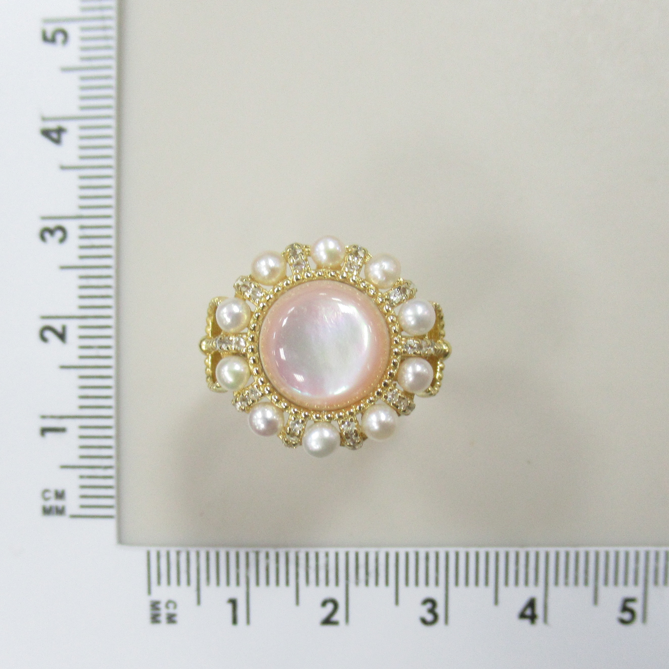 Серебряное кольцо с перламутром и жемчугом